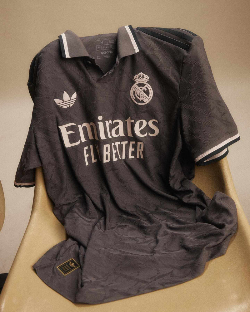 Real Madrid away 23/24 -  Torcedor Masculina